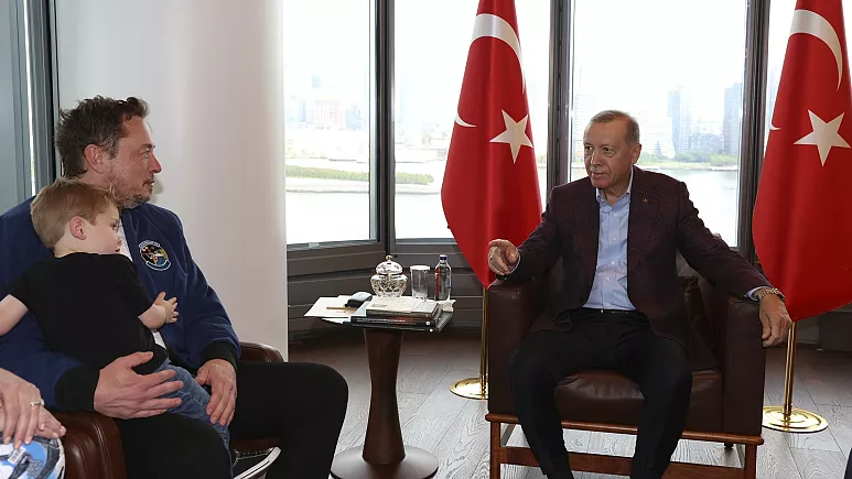 Илон Маск и Эрдоган встречаются в Нью-Йорке: Обсуждение Нового Завода Tesla в Турции и Космического Сотрудничества