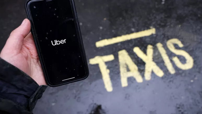 Uber предстанет перед судом в Париже по обвинению в недобросовестной конкуренции